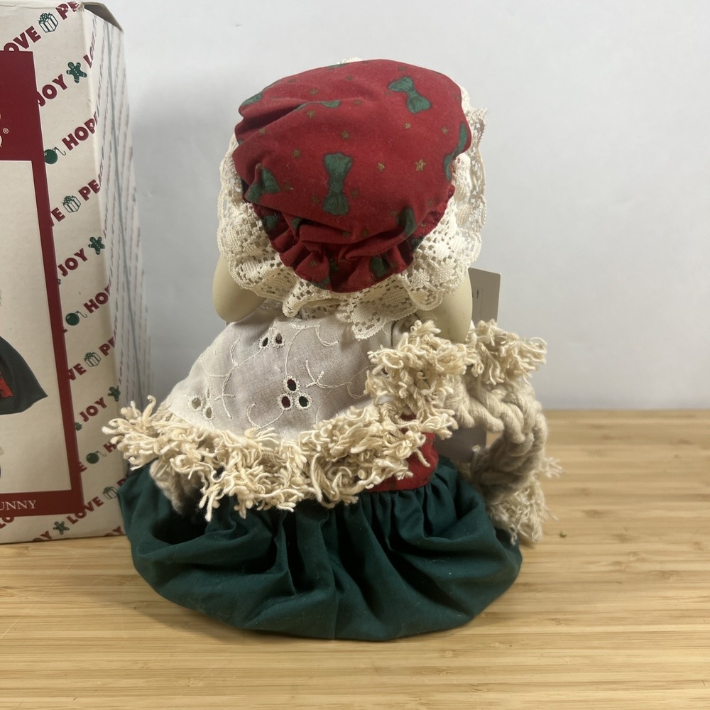 House of Lloyd Christmas Around the World Grannie Flo Bunny 1996 New In box - Picture 6 of 9